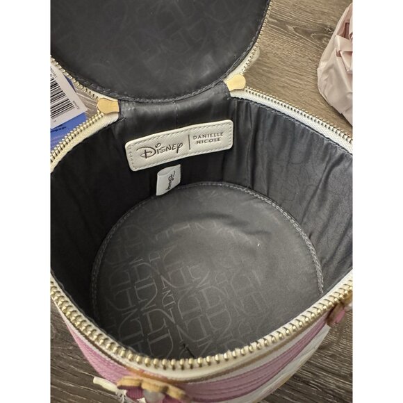 Danielle Nicole x Disney Rapunzel & Flynn Tangled Wedding Cake Crossbody C30 - Picture 6 of 6